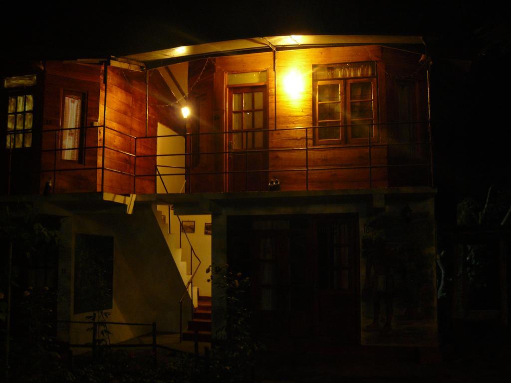 White House Riverside Retreat Nallathanniya Exterior foto